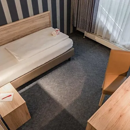 Astoria Easy Hotel 3*