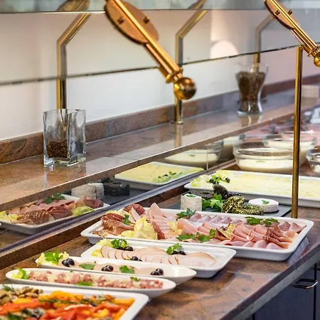 Astoria Easy Hotel 3*