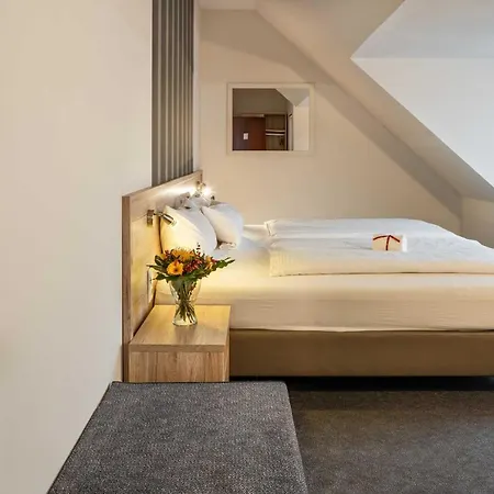 Astoria Easy Hotel 3*