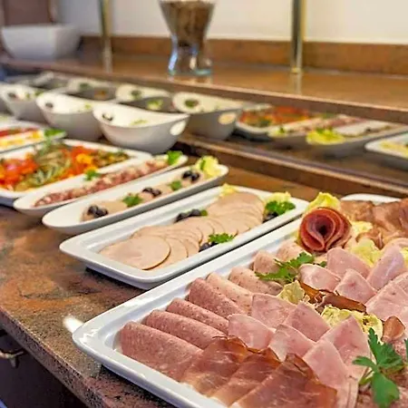 Hotel Astoria 3*