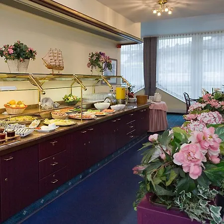 Astoria Easy Hotel 3*